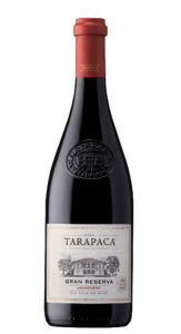 O vinho tarapacá Gran Reserva Carménère é produzido 100% com a uva Carménère, provenientes de vinhedos do Vale do Maipo, no Chile. De coloração rubi profunda, no nariz revela aromas de frutas negras maduras, como ameixa, cereja e amora, notas vegetais, florais e de especiarias, como pimenta-preta e cravo-da-índia, além de toques de baunilha. Em boca, é equilibrado, com taninos maduros e um final longo e persistente. Harmonização perfeita com massas com molhos cremosos, carnes vermelhas e pescados ricos em gordura como atum e salmão.