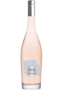 Um lindo rosé francês da região provençal. De coloração
“casca de cebola”, é um rosé leve e aromático, com
notas de frutas vermelhas maduras e flores.